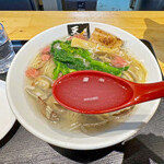 超純水採麺 天国屋 - アサリの旨みに仄かに香る桜の花の香りが春を感じさせます