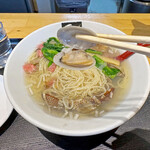 超純水採麺 天国屋 - たっぷり載った大粒のアサリ