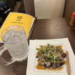 Oreno Yakitori - メガ炭酸水４２０円、カツオの和風カルパッチョ９８０円。野菜たっぷりが嬉しいカルパッチョです。