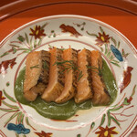 赤坂 菊乃井 - 昼懐石１５７３０円。桜鱒燻し焼き。絶妙火入れの桜鱒が、木の芽と蓼？を使ったソースで甘味が引き立ち、とても良かったです（╹◡╹）（╹◡╹）