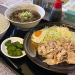 Asahikawa Ramen Tenzan - 漬物の量が多い！これが、米を食うために役立ちます！？