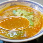 三徳屋 - 濃厚で旨辛さのあるスープ