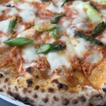 MEAL TOGETHER ROOF TERRACE - 桜エビとアスパラガスのトマトクリームピッツァ(アップ)♪