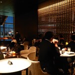 マンダリンバー - 内観 (テーブル)