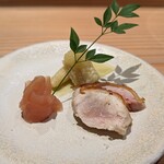 246401802 - ささみ昆布締め、薩摩鶏のむね肉、もも肉のタタキ、ヤングコーン