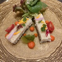 ラ シュセット - 前菜／トマトコンソメゼリーに包まれたズワイガニのブルーテ