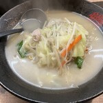 ながたラーメン - タンメン。野菜の旨みがしみ出たスープ最高