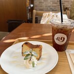 CRAFT BEER DINING &9 - ゴルゴンゾーラのチーズケーキ、セットでアイスコーヒー。セット価格850円