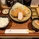 とんかつ けい太 西荻窪駅前店 - 六白黒豚　上ロースランチ