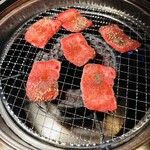 老舗精肉店直送 岡崎焼肉 飛騨牛の奴隷 - 