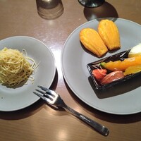 ブッフェアンドカフェ スロープサイドダイナー ザクロ - 