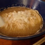 横濱丿貫 - 安定の濃煮干。玉ねぎのアクセントも楽しい。