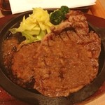 フライングガーデン - ハンバーグとステーキのセット。