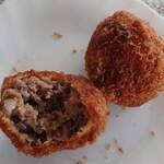 肉の旭屋 - メンチ