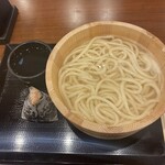 Marugame Seimen - 釜揚げうどん 大  鮭おにぎり