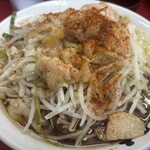 ラーメン二郎 - 小ラーメン#アブラ#やさい#ニンニク#一味唐辛子