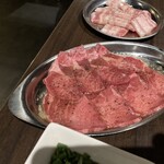 炭火焼肉 牛牛 - 