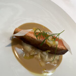 オトワ レストラン - ヤシオマスに独活
      独活（ウド）が本当に良い仕事してます
      食感といい、料理を上品にしている
      マスのカリカリの皮がこれまた味わい深い驚き