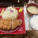 Tonkatsu Aoki No Kareya Ippekoppe - ロースカツ定食