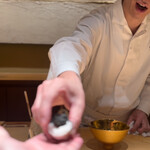 鮨 一幸 - 手渡しで