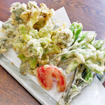 長生うどん - 山菜の天ぷら