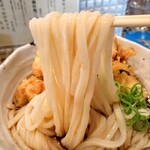 Takeuchi Udon Ten - とり天ぶっかけ冷の麺リフト