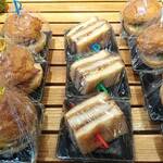 ホテルニューオータニ幕張 ザ・ラウンジ - 季節の竹筒ばらちらし、ベーコンビーフチーズバーガー、クラシックポークカツサンド、フライドフィッシュバーガー和風サウザンソース