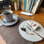 THE SHOP 十二ヵ月 - グアテマラ　いちごのレアチーズケーキ　セットで1350円