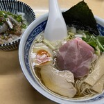 中華そば よしかわ 上尾店 - 