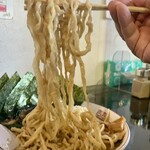 らー麺　Do・Ni・Bo - ちぢれ太麺をリフトUP⤴️