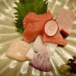 日本料理あじさい - この金額と
レベル、刺身の品数なのに、割と刺身の量も多いし

会席料理でコスパを語ることが無いと思ってたけれど
これはコスパが良いよねえ❕