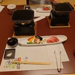 日本料理あじさい - ▷燒物
◯飛騨牛石焼き
最近の銘柄牛の価格高騰もあり
とある会席料理店みたいにペラッペラの薄切り飛騨牛が
3枚位しか出てこないかと思ったら
名前通り、ホントにステーキ状の塊で出て来たよねえ❕