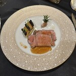 ガストロノミー ジョエル・ロブション - フランス産仔牛のロティ 芳醇なモリーユ茸とホワイトアスパラガスを添えて