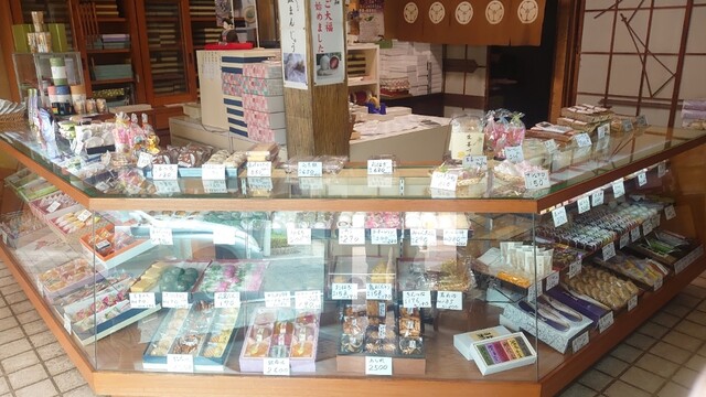 『普段使いの和菓子にオススメ！』by 放蕩むすこ : しらいし 新宿店 - 一社/和菓子 [食べログ]