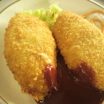 あほだら亭 - ジャガイモたっぷりの大きなコロッケが二個。