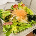 246464076 - 9品目の野菜サラダ