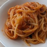 カプリチョーザ - トマトとニンニクのパスタ