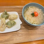 手打ちうどん 上を向いて - 