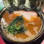 豚骨醤油ラーメン 王道家 - 