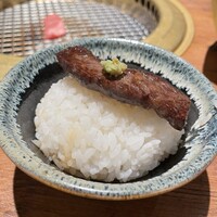和牛とタン 焼肉 とみ 新橋本店 - 