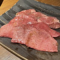 和牛とタン 焼肉 とみ 新橋本店 - 