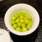 Hoshino - うすい豆はシワが入らないようにするのがとても難しいとか。なるほど宝石のようなフォルムに。