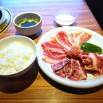 Karubi Icchou - 大盛り(250g) 焼肉ランチ(1,562円)。