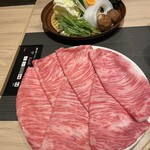 Shabushabu Nihon Ryouri Kisoji - コースの霜降り肉と野菜(2人前)