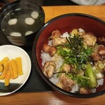 海鮮地鶏炭火焼 一期一会 - 焼き鳥丼