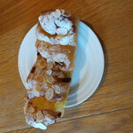 てるてるぼ～ずBakery - りんごとレーズンパン