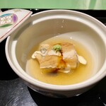 Yumeyagimbeikomu - 穴子と蓮根の真薯蒸し