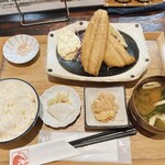 あじフライ食堂かば - あじフライ定食。