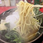 Iekei Ra-Men Oudou Yajikiden To Nomaruya - スープが程よい粘度でちょうど良く絡む感じ