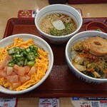 Nakau - いか明太丼並、牛すき丼並、はいからそば